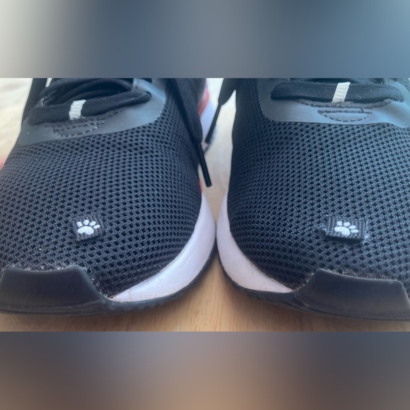 PUMA PACER NET CAGE BLACK CORAL WOMENS SNEAKERS with Puma Paw Patches! Sz 9 GUC - Picture 2 of 15